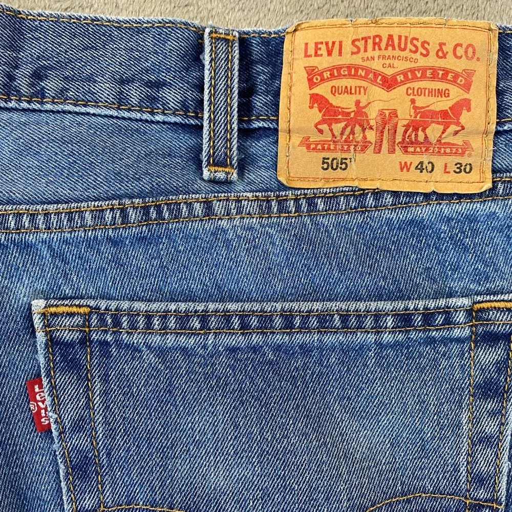 Levi's 505 Jeans Mens 40x30 Blue‎ Regular Fit Straight Leg Medium Wash Denim